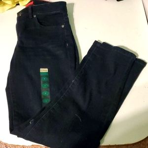 New L.L Bean women's 2 dark wash straight leg jeans